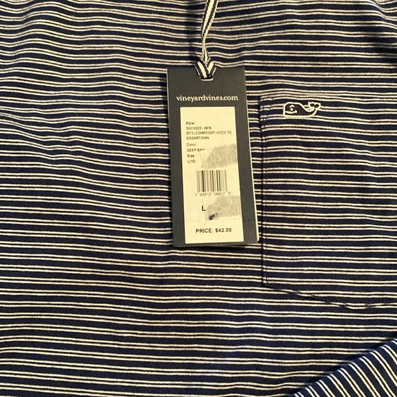 Boys vineyards vine long sleeve hooded shirt. Size large - Picture 2 of 3